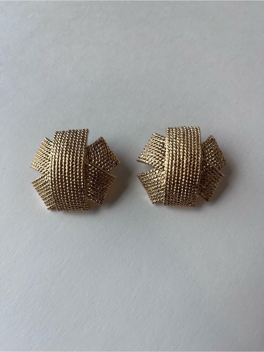 Vintage Avon Chunky Textured Gold Tone Clip On Earrings